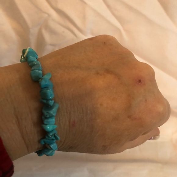 Turquoise chip handmade bracelet - Picture 3 of 3